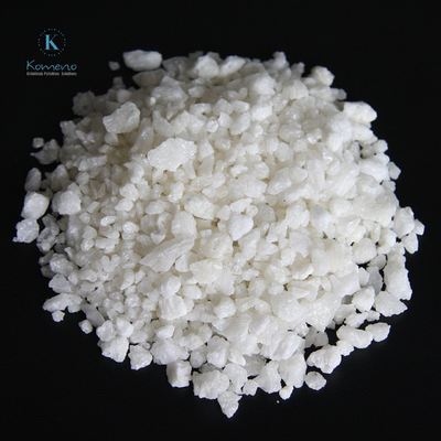ذرات سفید با نقطه ذوب در 250 °C و تراکم 3.95 G/cm3 اکسید آلومینیوم سفید